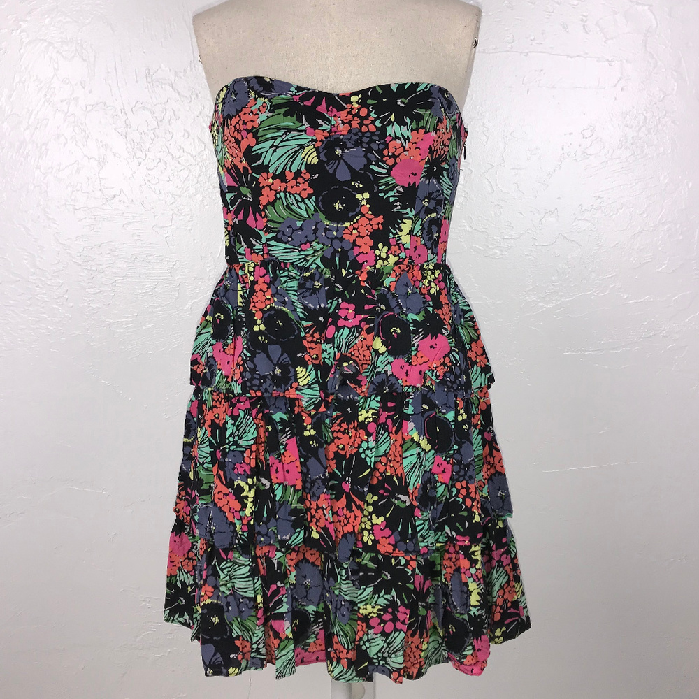Kimchi Blue Urban Outfitters womens 2 floral strapless tier ruffle dress